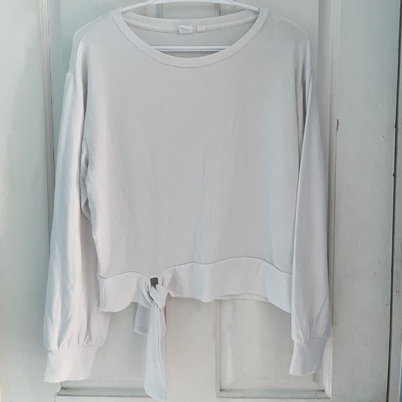 GAP Women’s Top - Picture 1 of 3